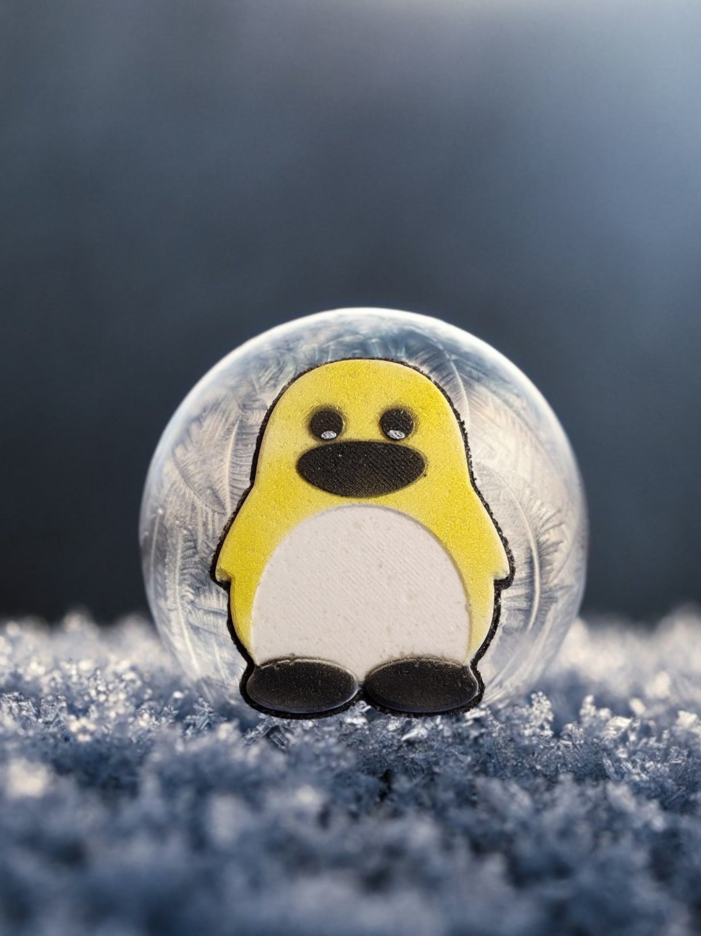 Penguin/with Toy. Scent: Mango-Coconut